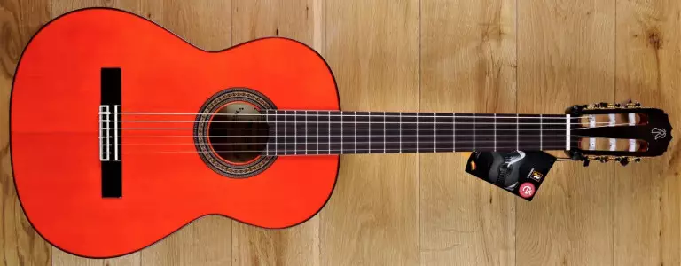 قیمت گیتار ریموندو 126